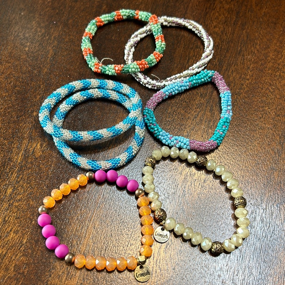 SALE!! Mixed Lot of 7 bracelets.